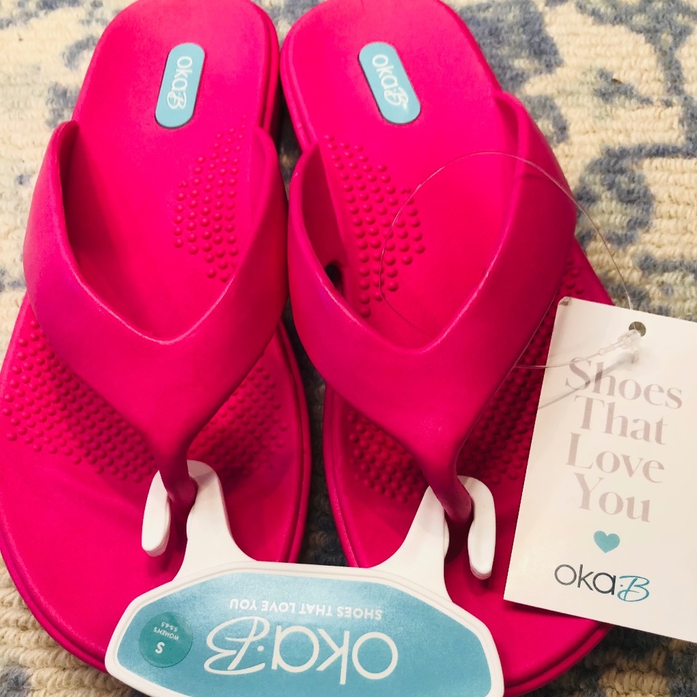 Oka-B Elle Sangria Flip Flop. NWT. Size S (5.5-6.5)